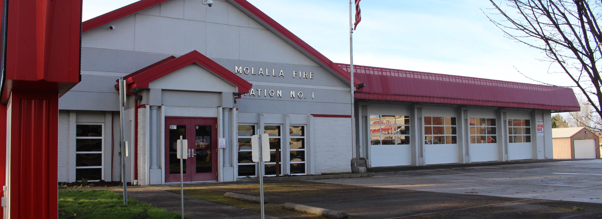 Exterior picture of the Molalla main fire station